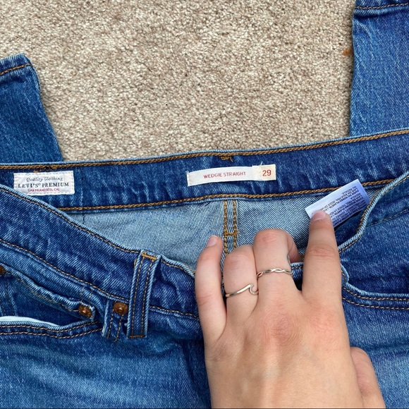 Levi's Wedgie Straight Jeans - Picture 3 of 5